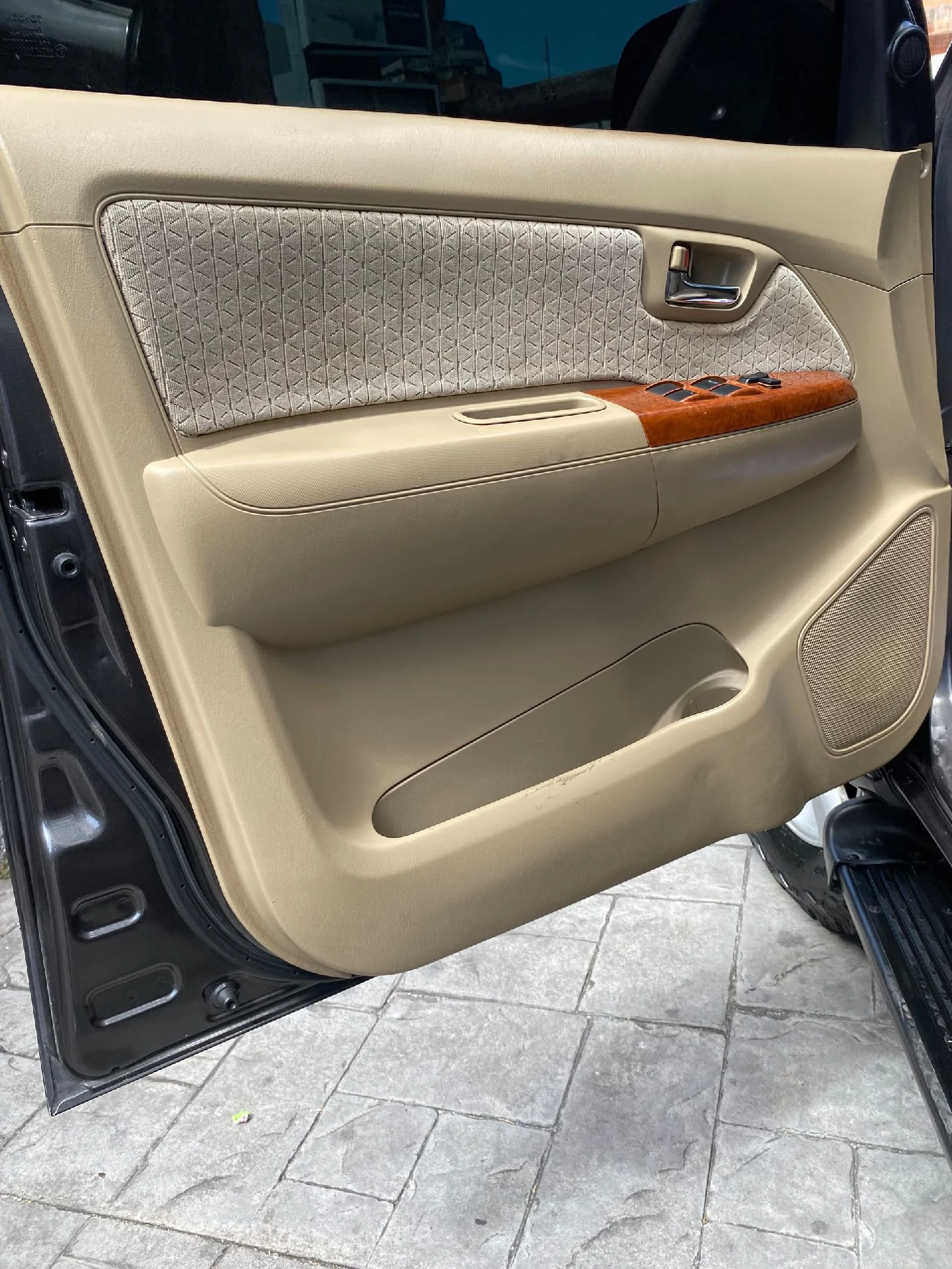 2010 Toyota Fortuner — foto 6