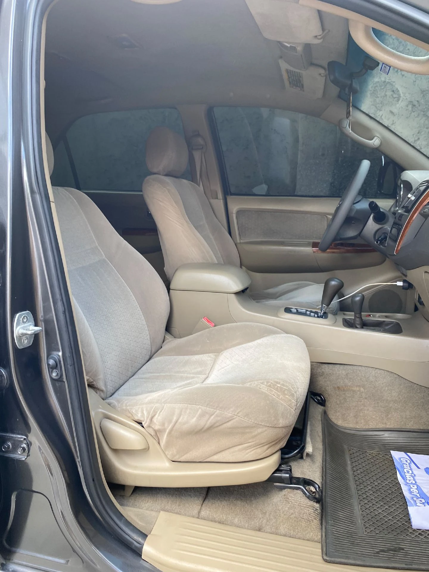 2010 Toyota Fortuner — foto 8