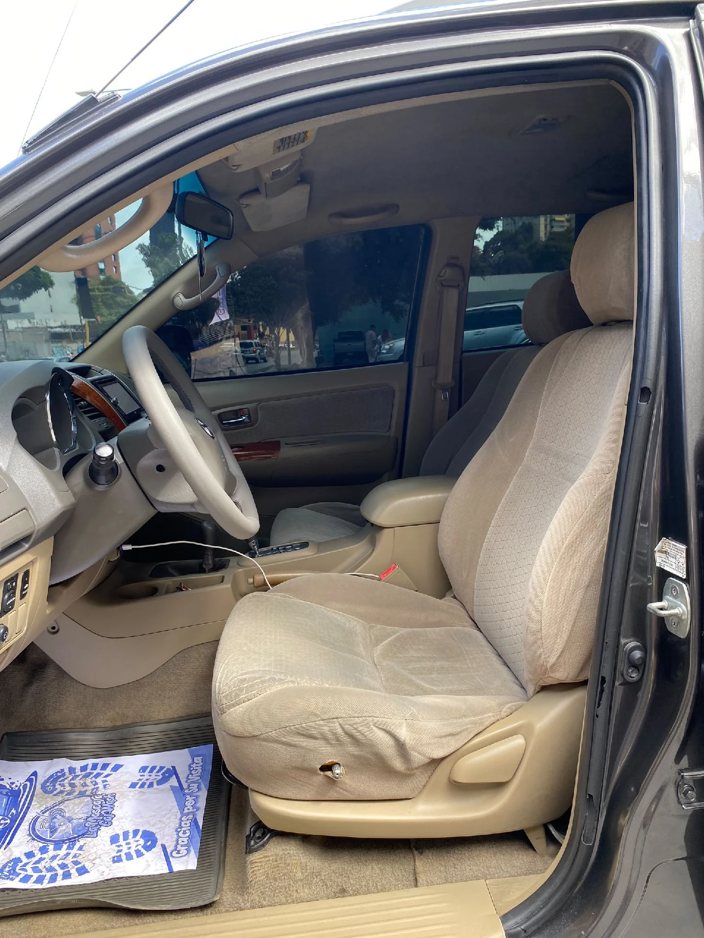 2010 Toyota Fortuner — foto 14