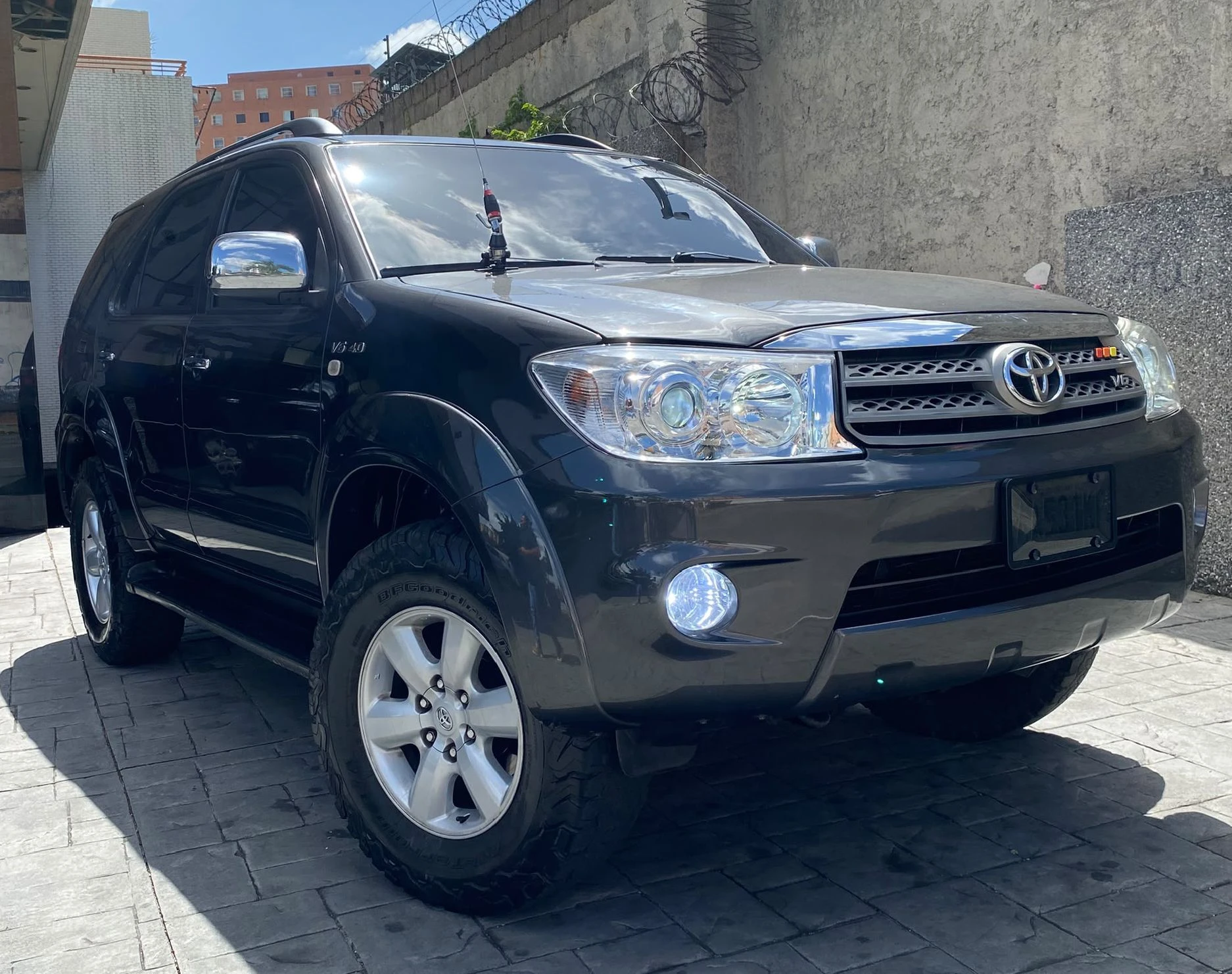 2010 Toyota Fortuner — foto 17