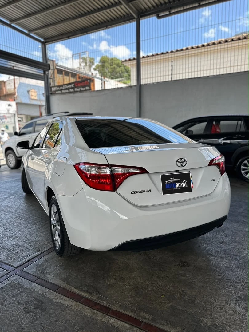 2015 Toyota Corolla Le — foto 12