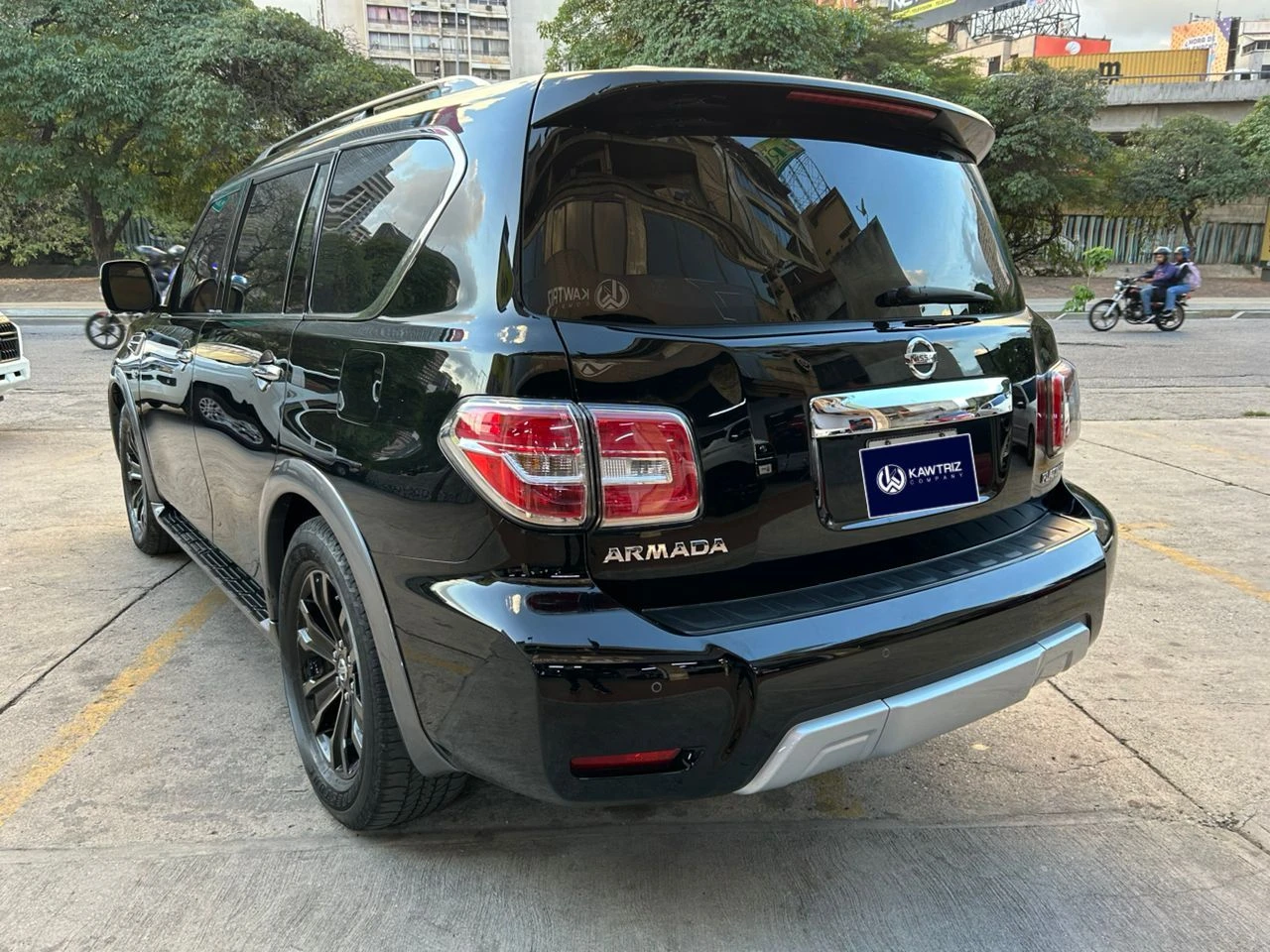 2017 Nissan Armada Platinum V8 — foto 5