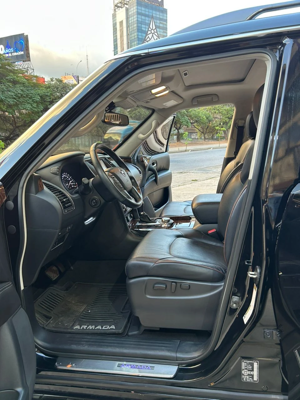 2017 Nissan Armada Platinum V8 — foto 10