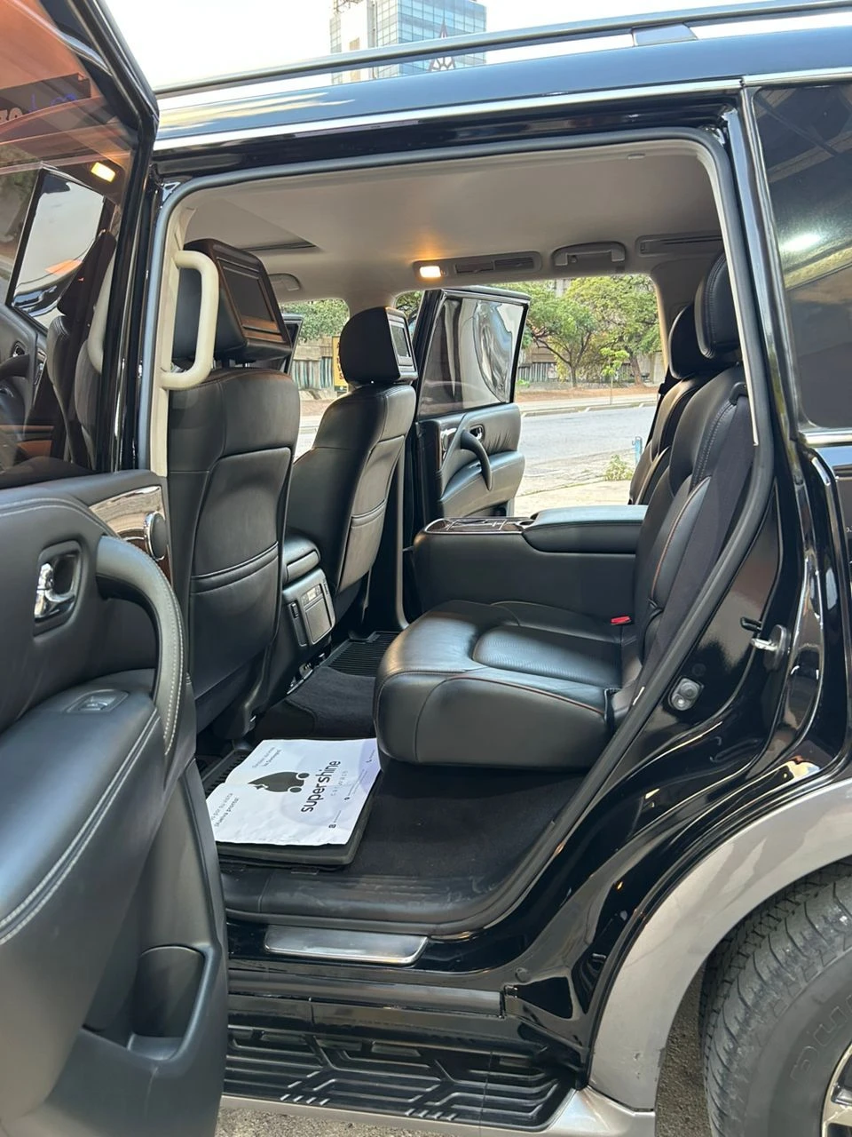 2017 Nissan Armada Platinum V8 — foto 9