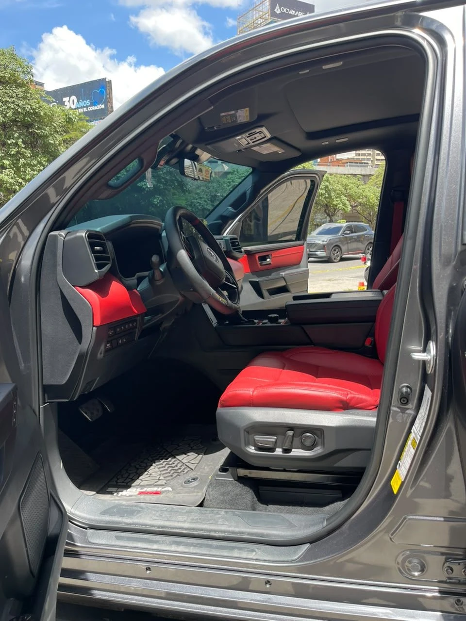 2024 Toyota Sequoia TRD PRO — foto 10