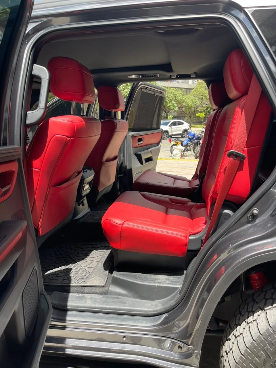 2024 Toyota Sequoia TRD PRO — foto 9