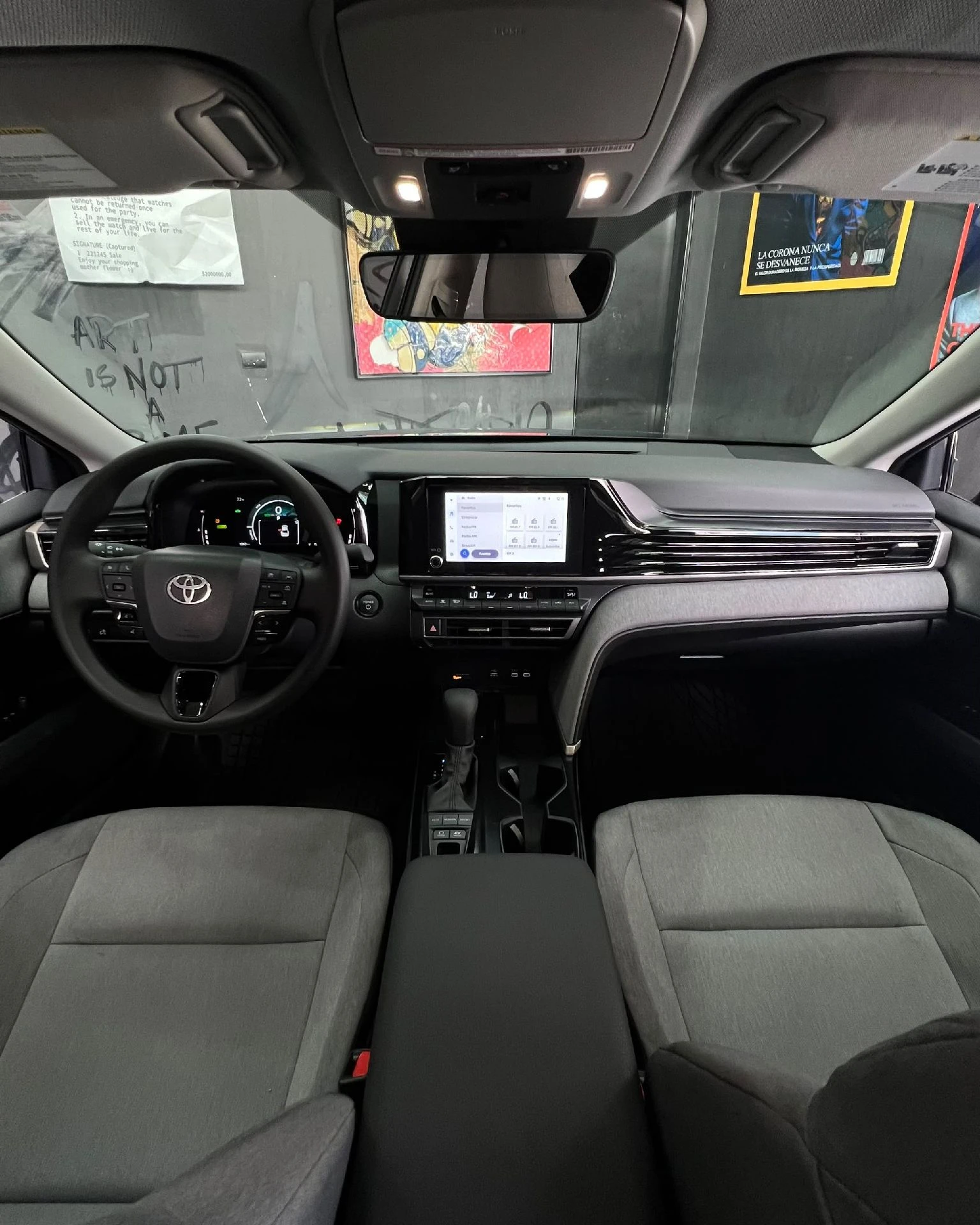 2026 Toyota Camry LE Hybrid — foto 7