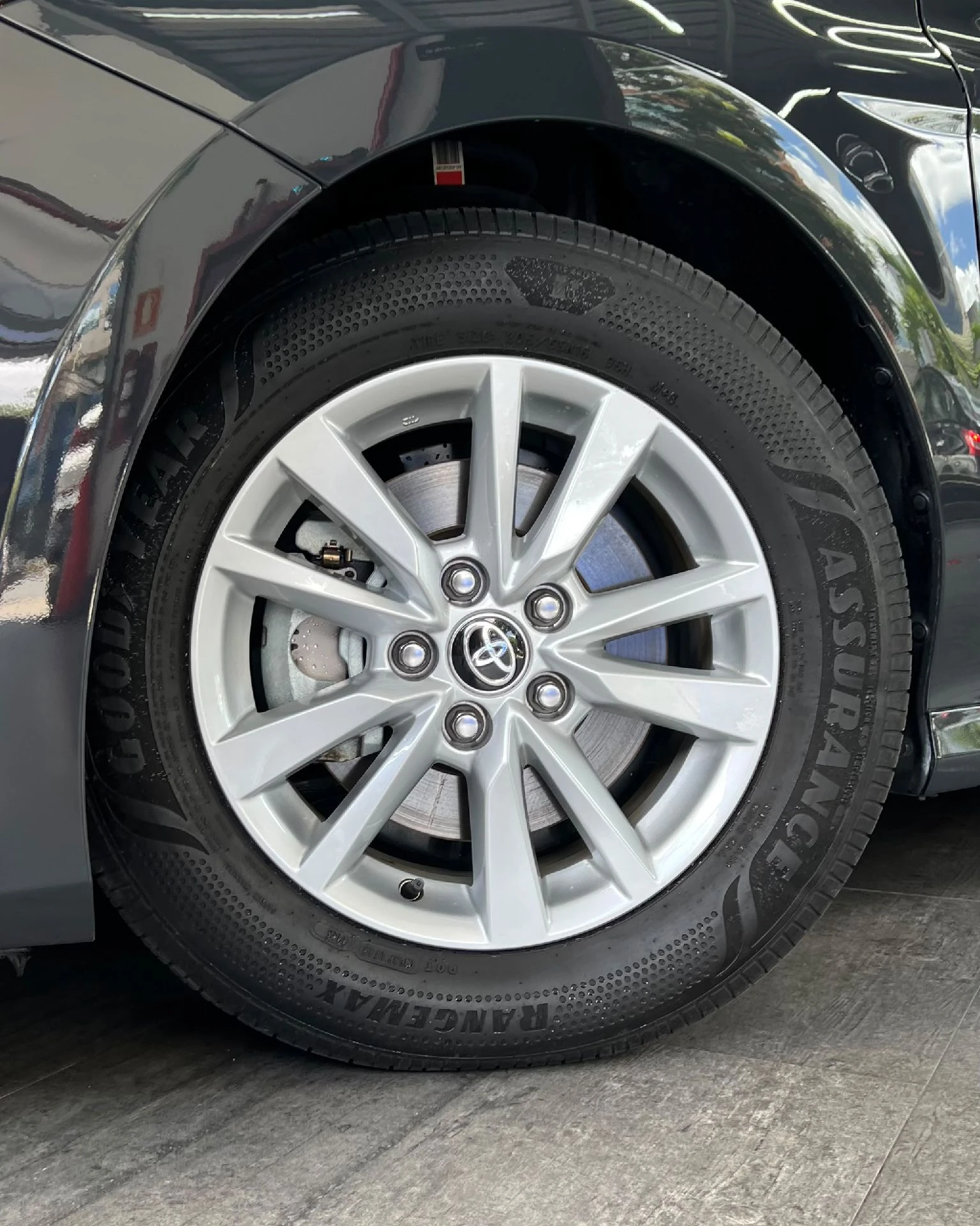 2026 Toyota Camry LE Hybrid — foto 6