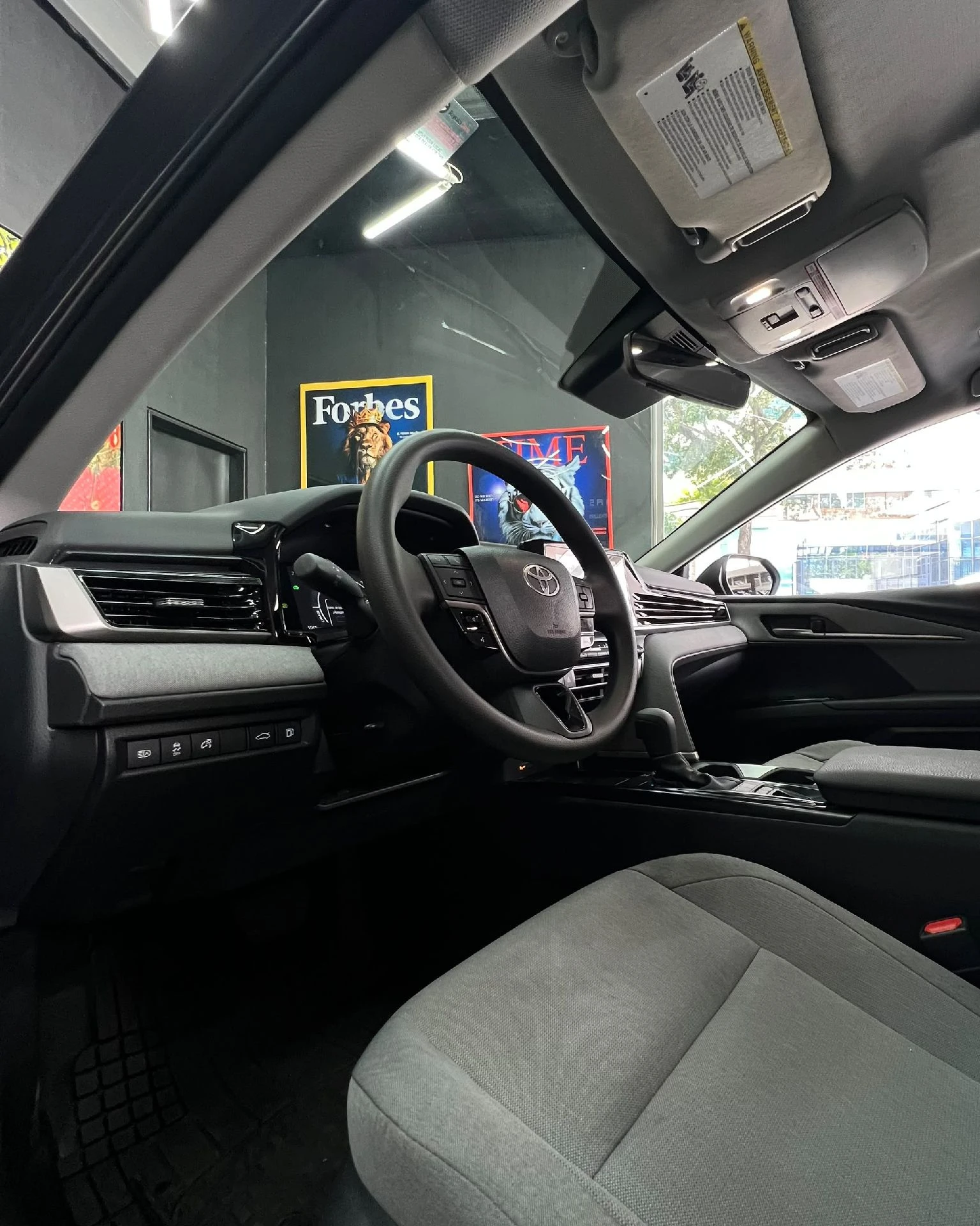 2026 Toyota Camry LE Hybrid — foto 11