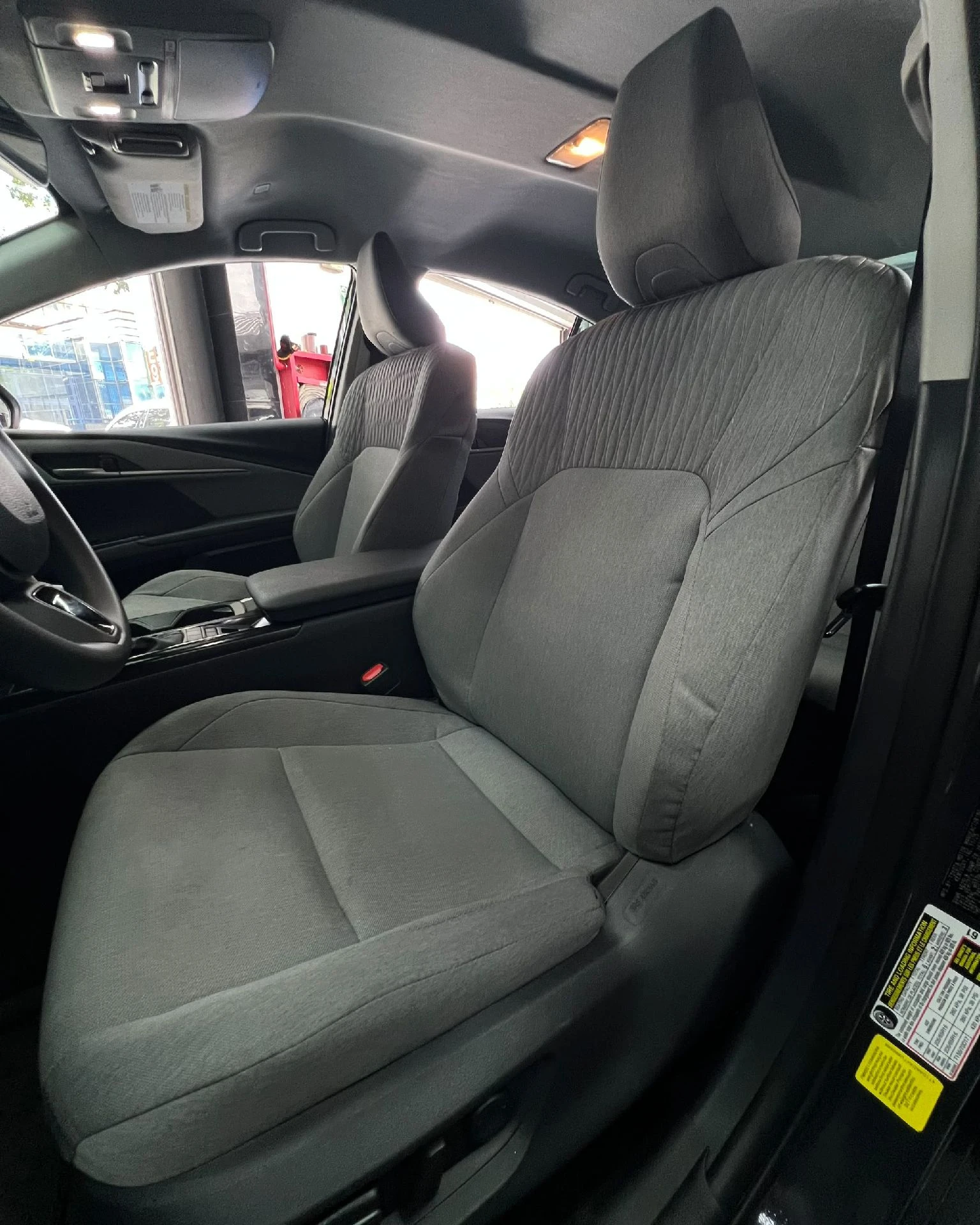 2026 Toyota Camry LE Hybrid — foto 12