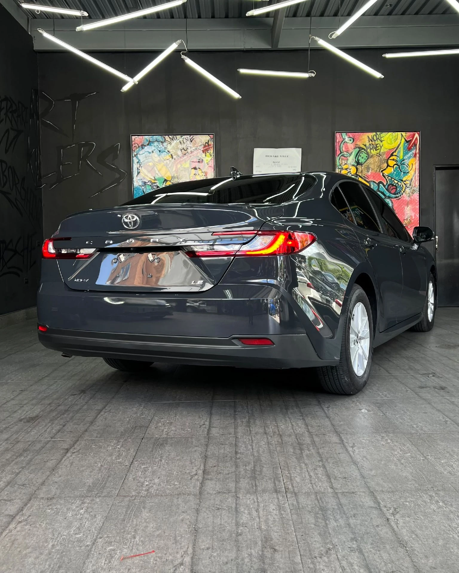 2026 Toyota Camry LE Hybrid — foto 17