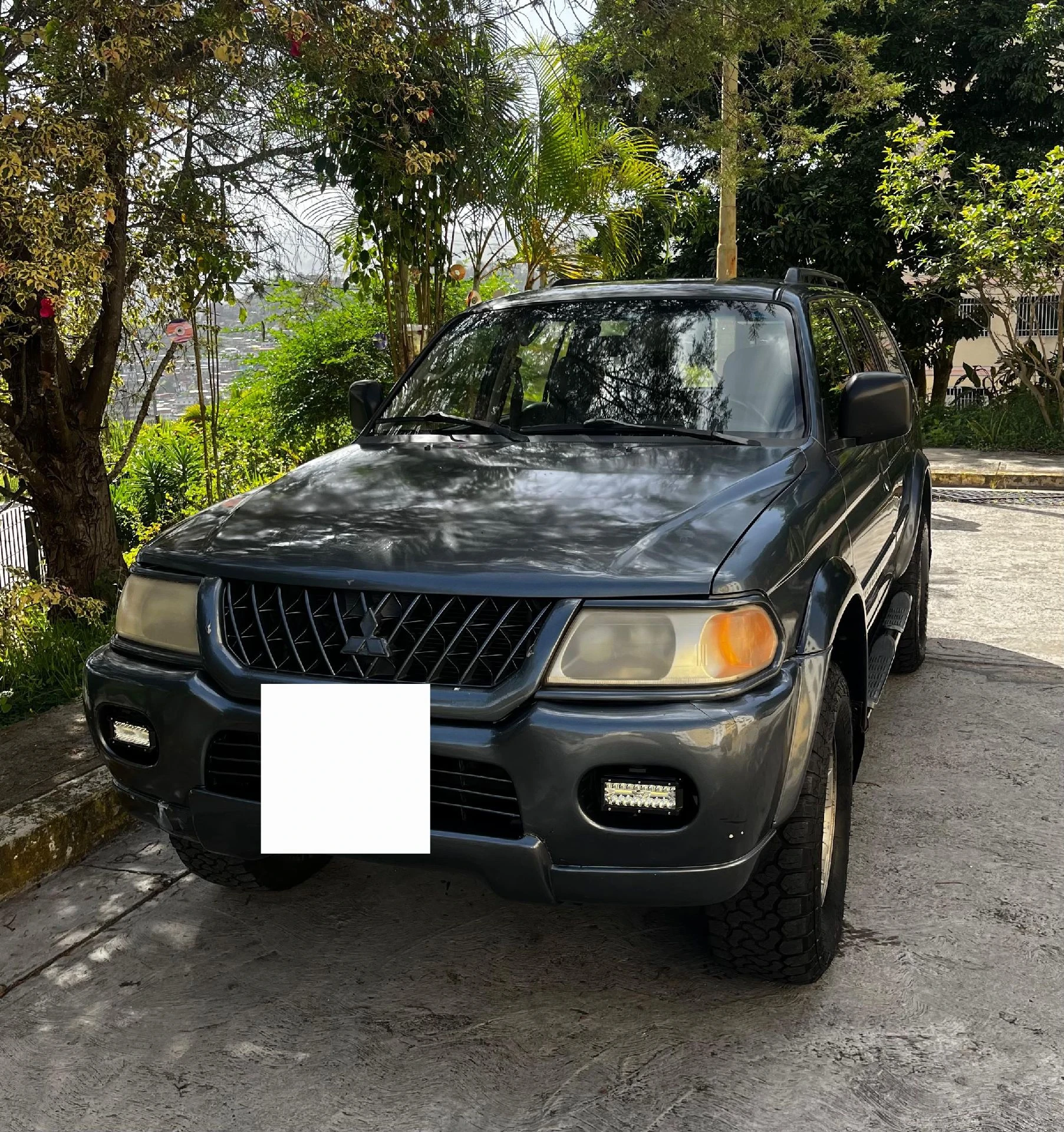 2006 Mitsubishi Montero Sport — foto 2