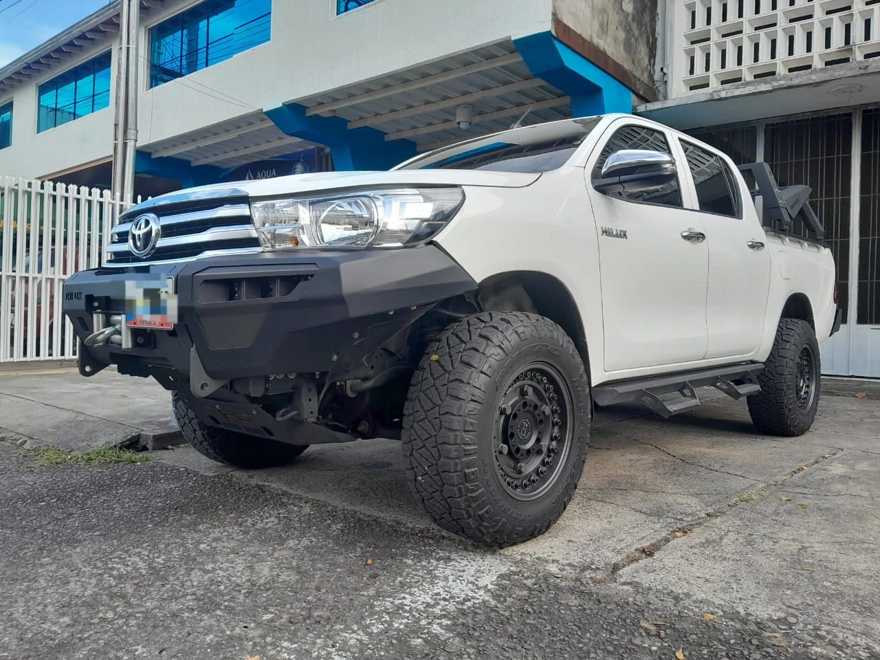 2024 Toyota Hilux DLX — foto 2