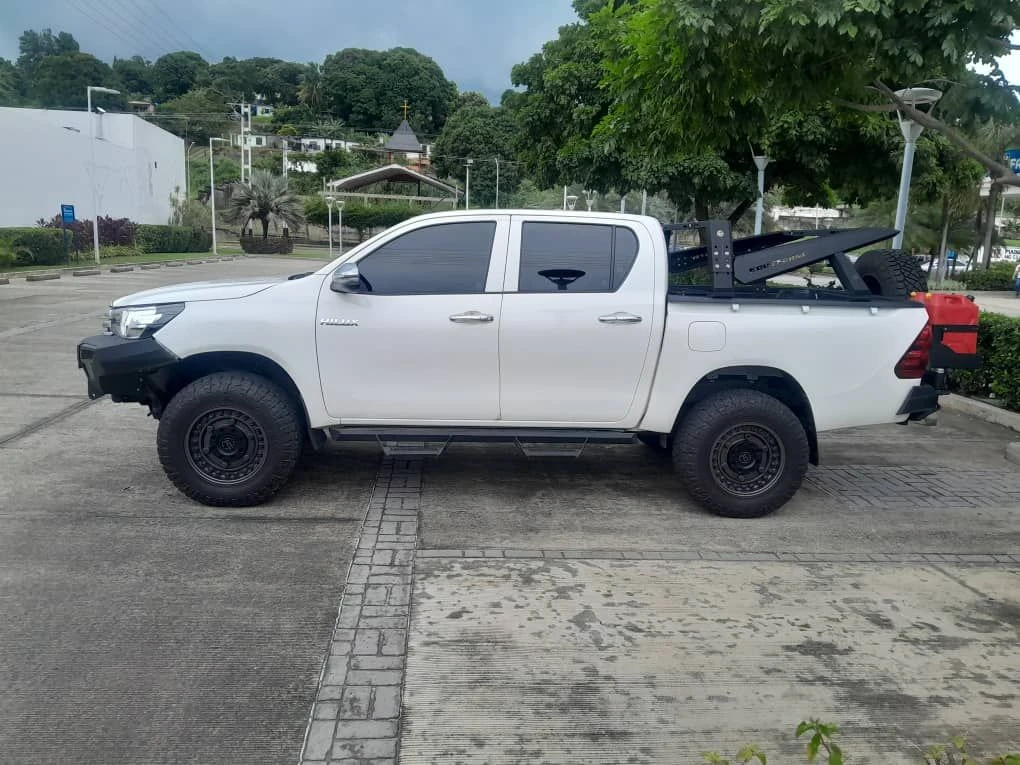 2024 Toyota Hilux DLX — foto 19