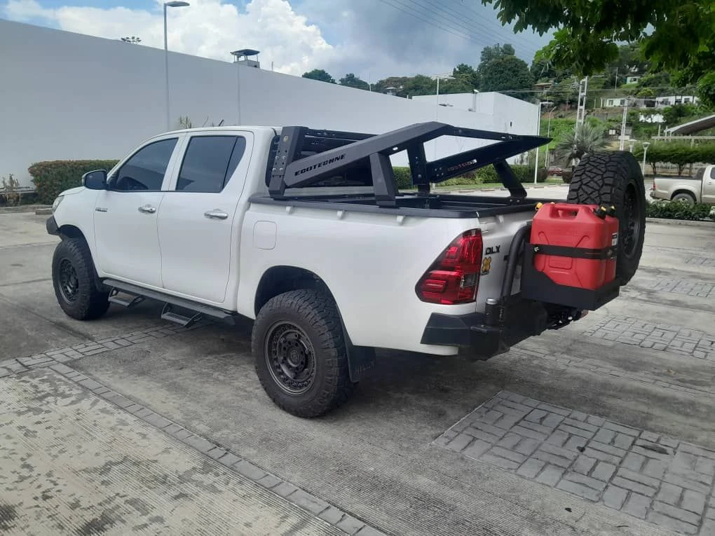 2024 Toyota Hilux DLX — foto 17