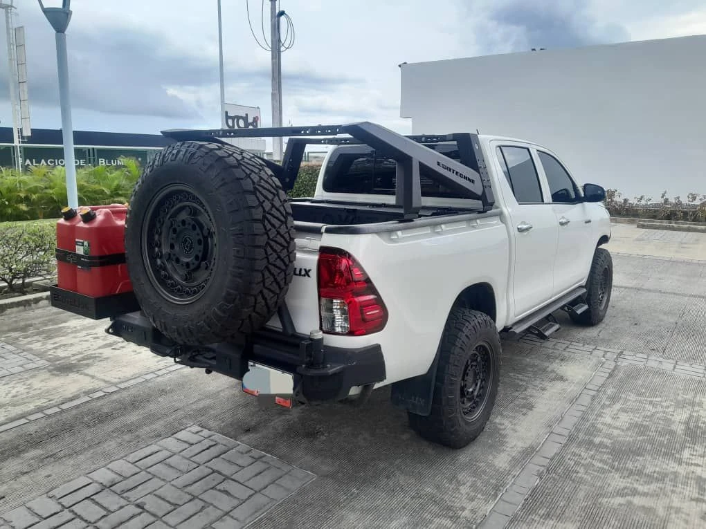 2024 Toyota Hilux DLX — foto 18