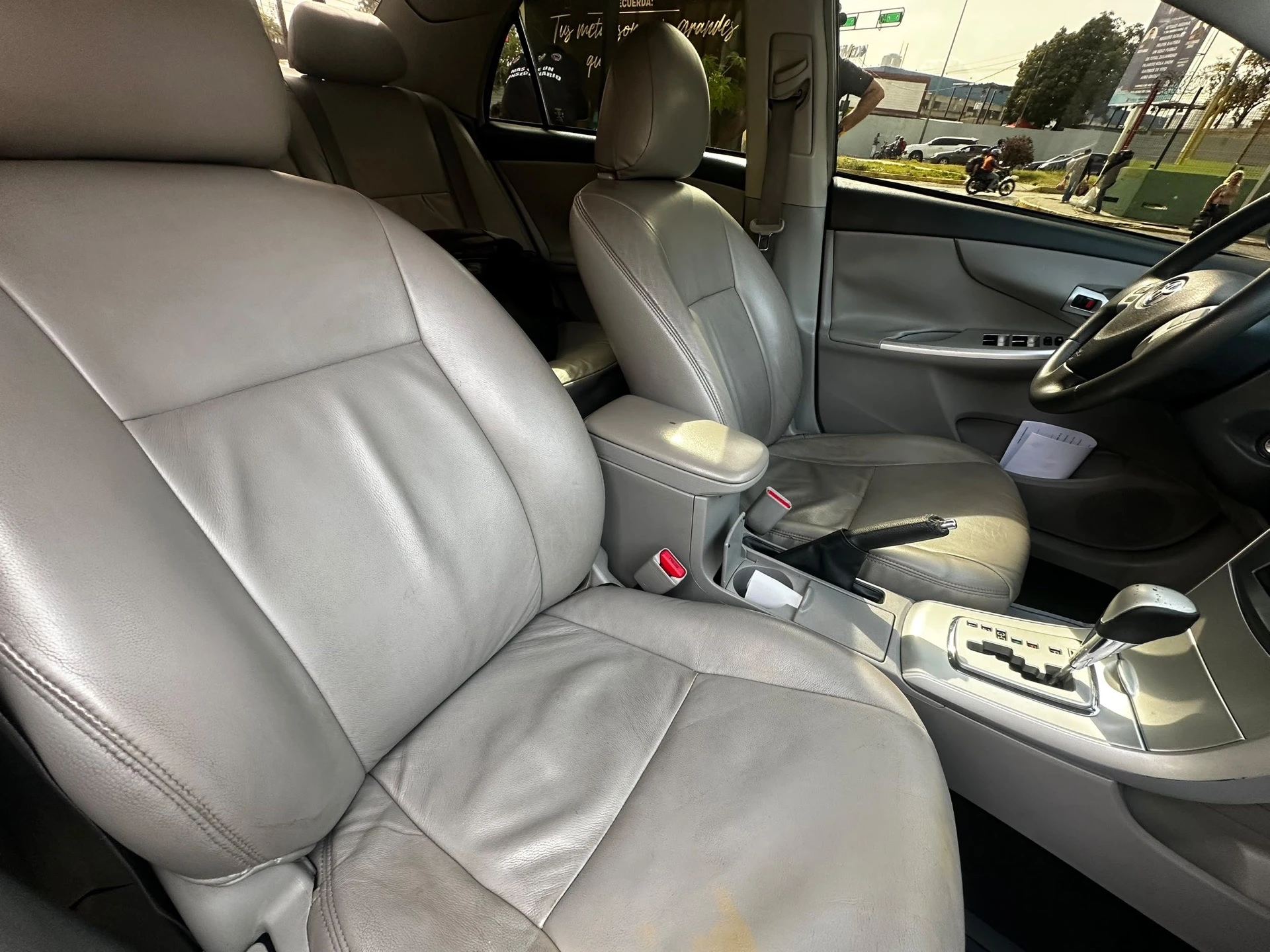 2012 Toyota Corolla GLI — foto 6