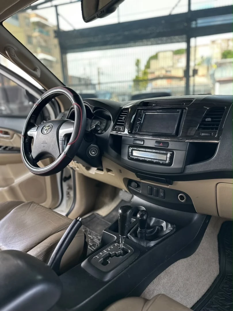 2015 Toyota Fortuner Sport — foto 10