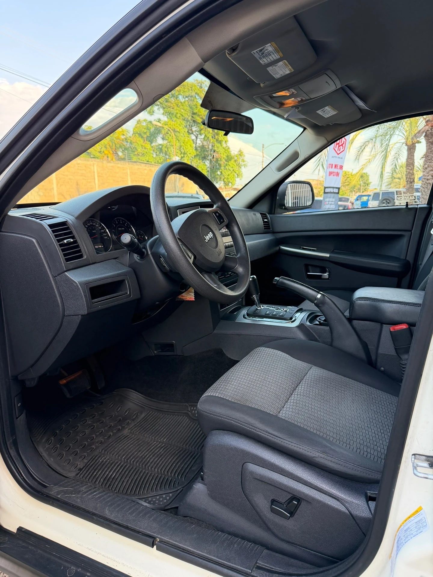 2009 Jeep Grand Cherokee Laredo — foto 5