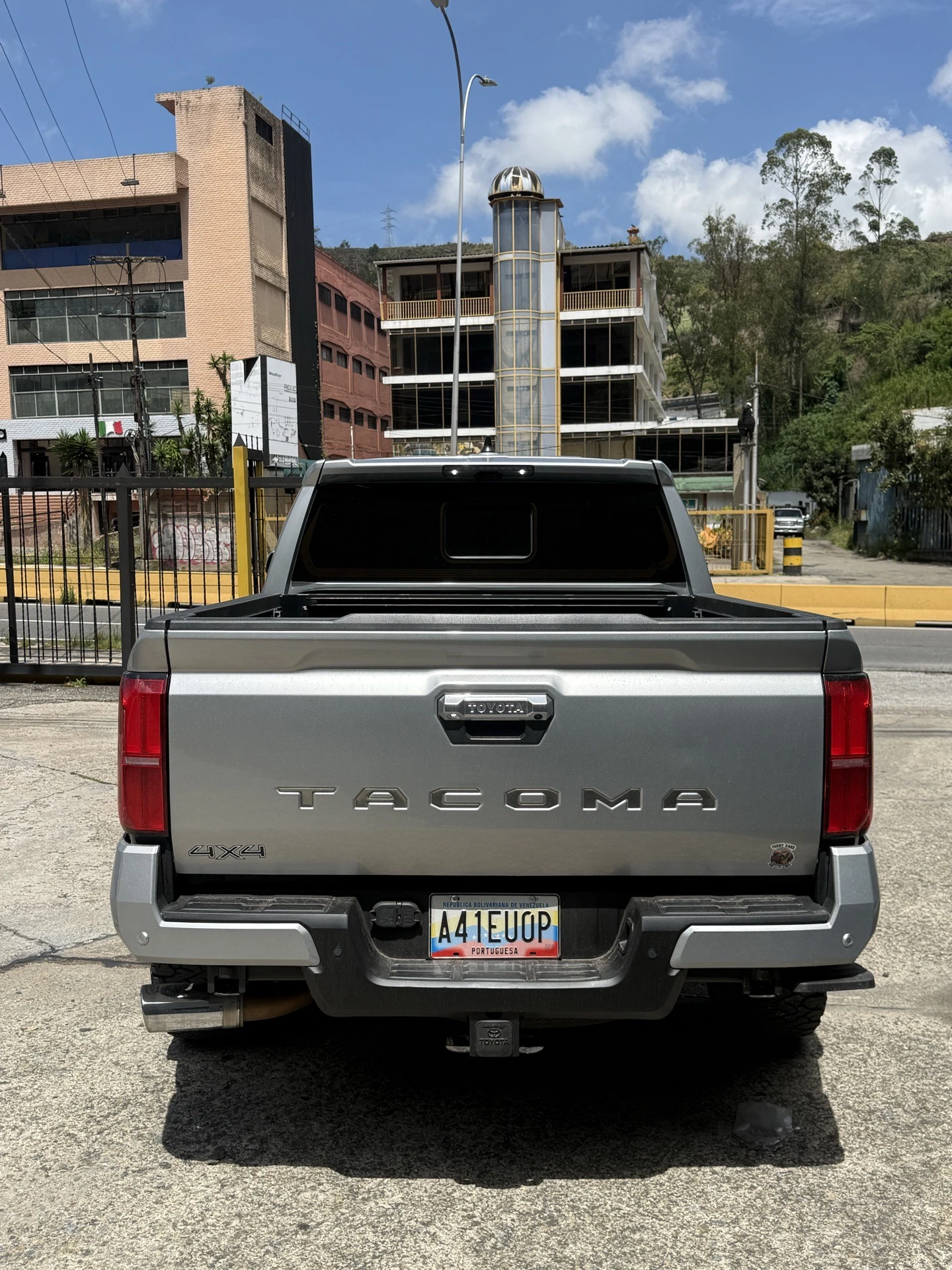 2024 Toyota Tacoma LIMITED — foto 4