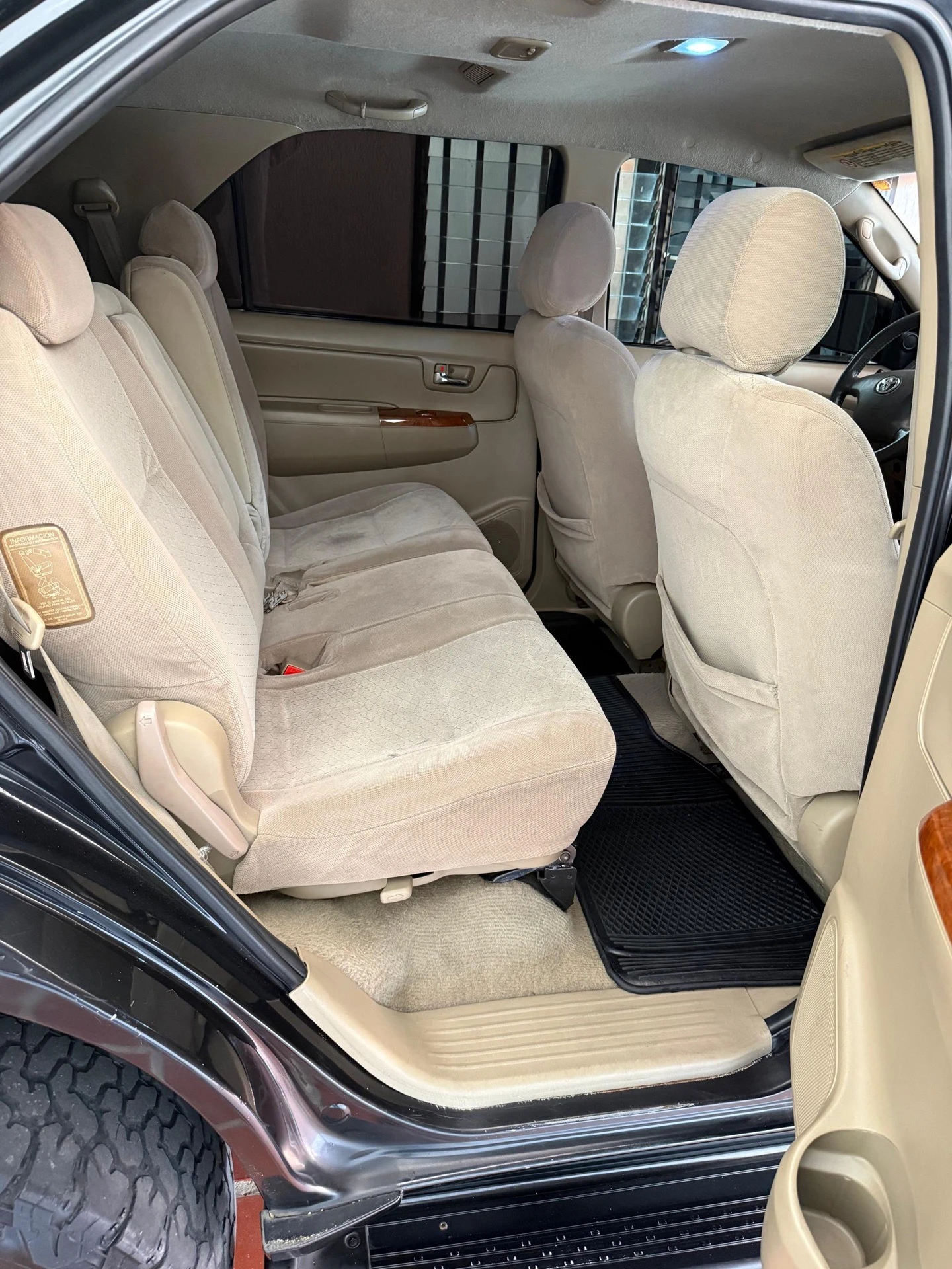 2009 Toyota Fortuner SR — foto 10