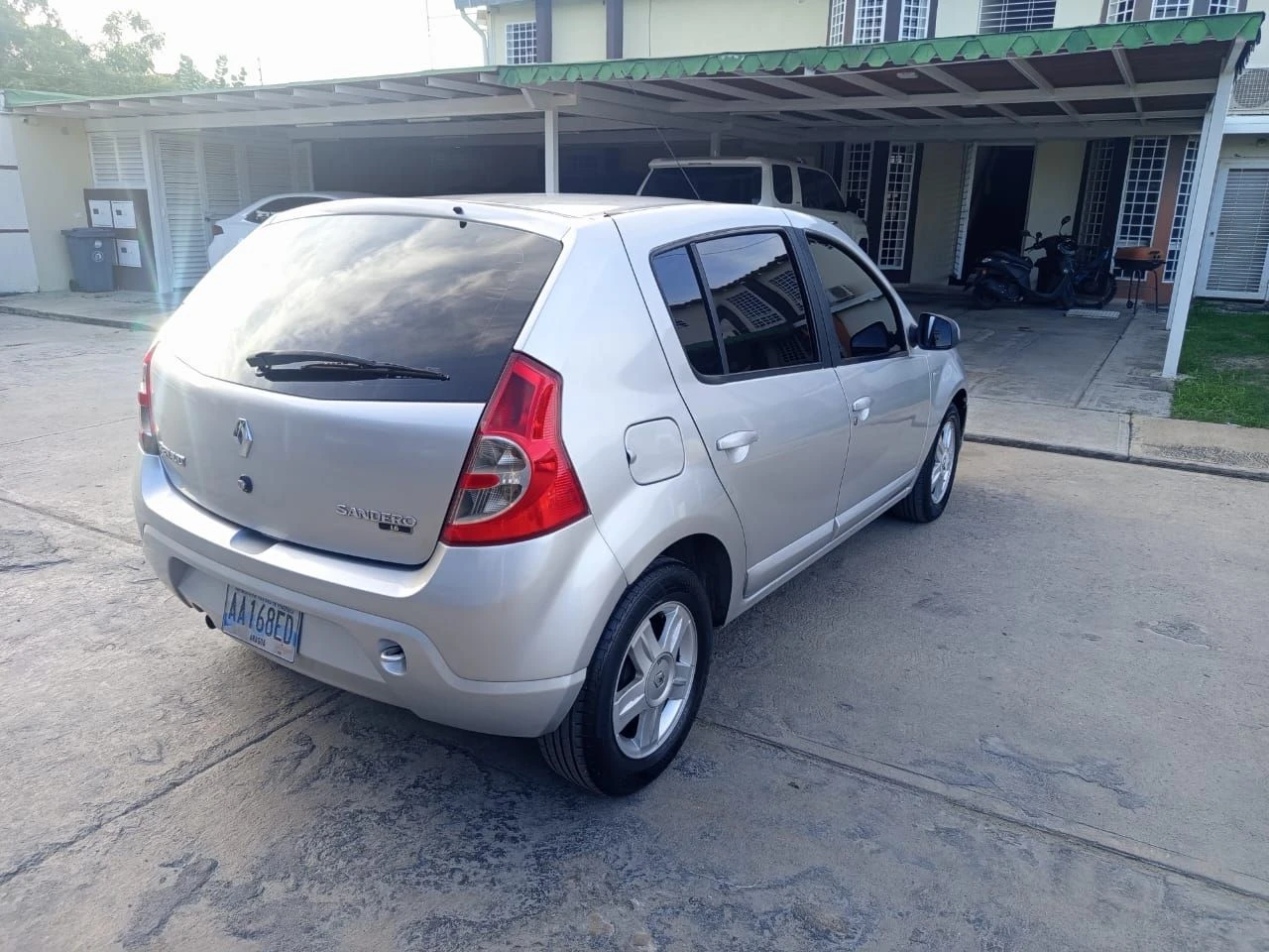 2009 Renault Sandero — foto 4