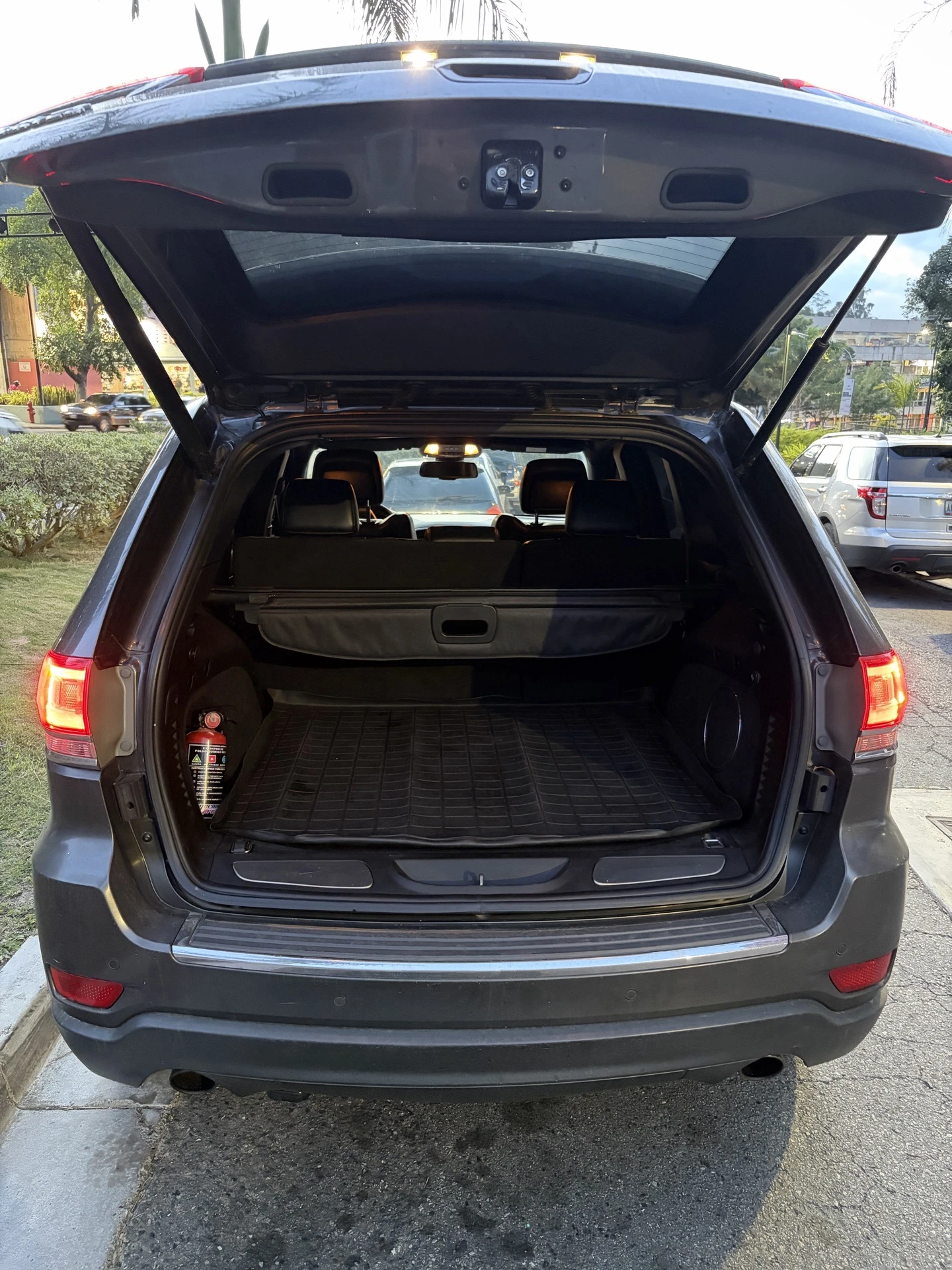 2013 Jeep Grand Cherokee Grand Cherokee 4G Plus — foto 4