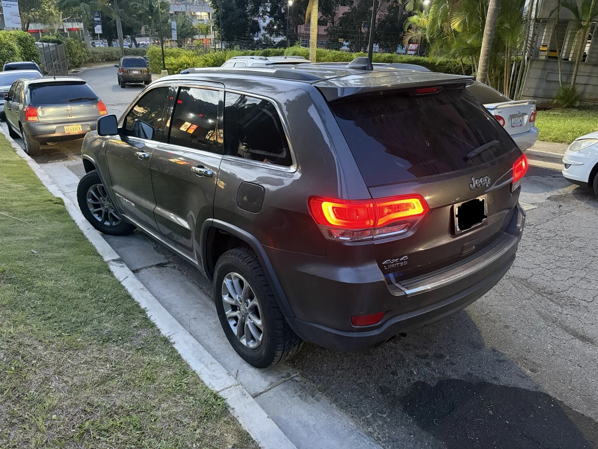 2013 Jeep Grand Cherokee Grand Cherokee 4G Plus — foto 13