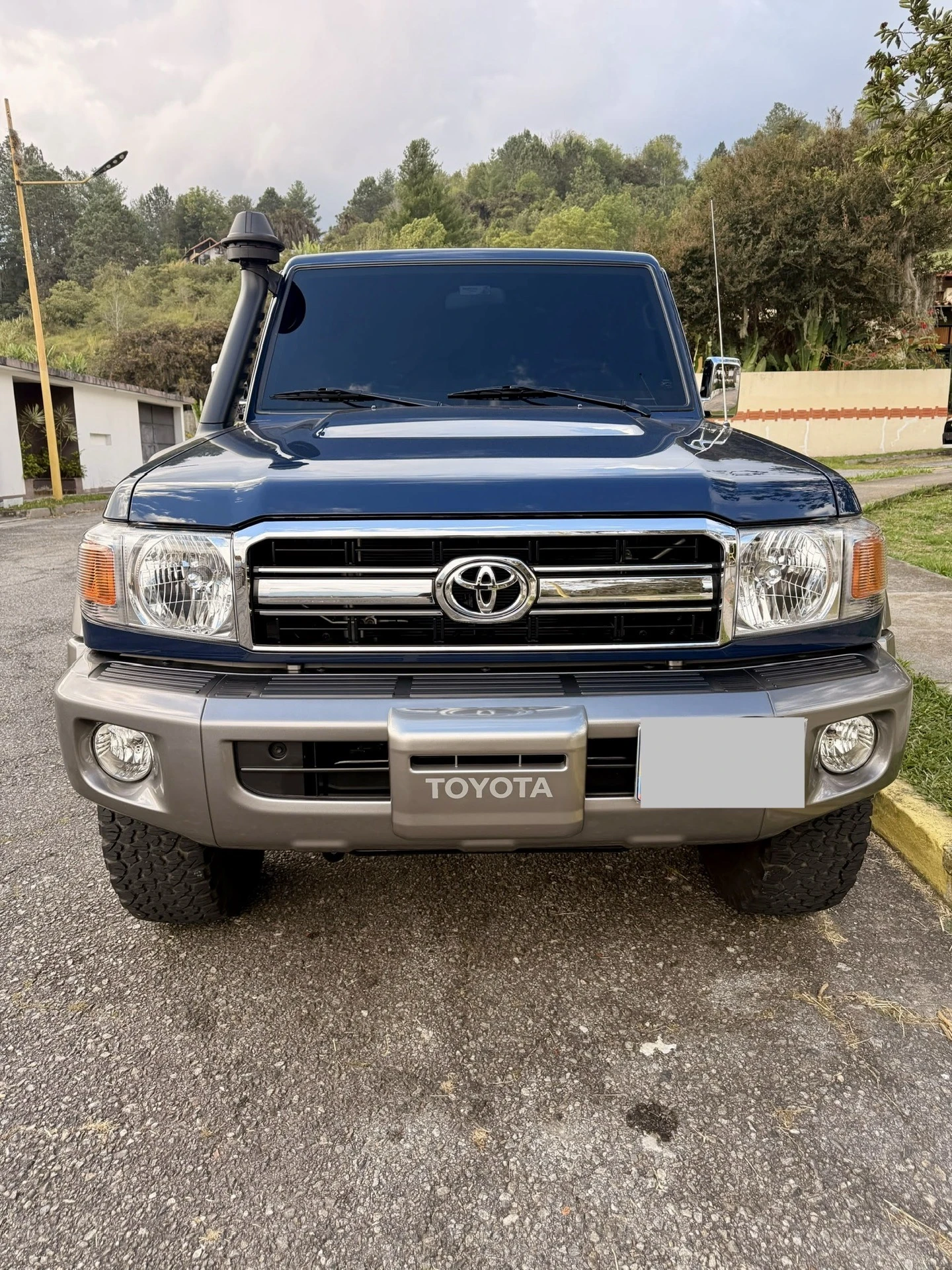 2017 Toyota Macho LX japonés — foto 2
