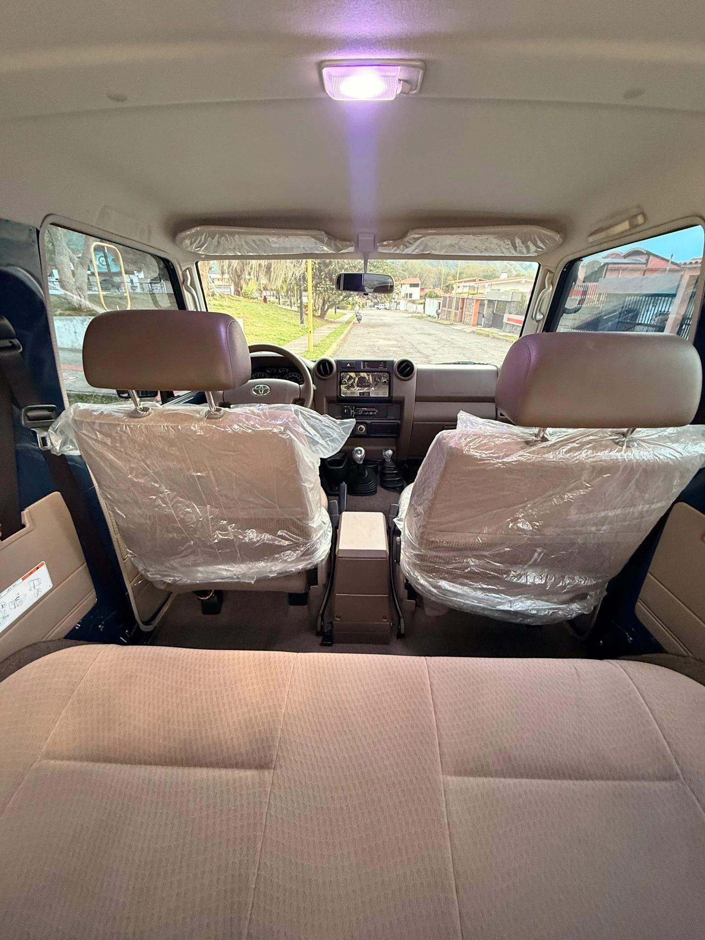 2017 Toyota Macho LX japonés — foto 11