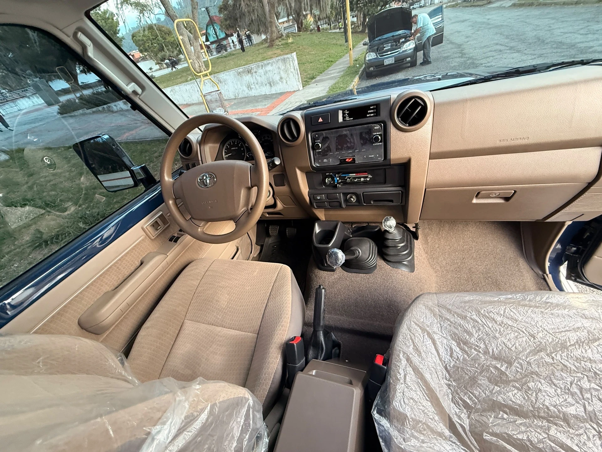 2017 Toyota Macho LX japonés — foto 19