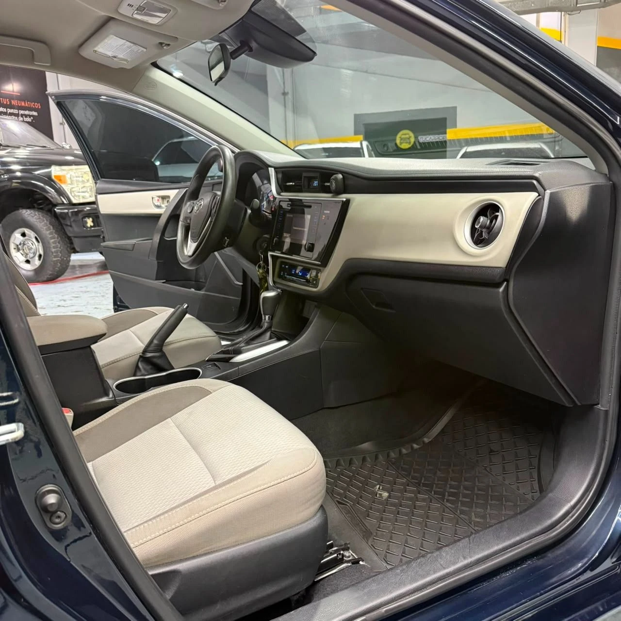 2017 Toyota Corolla LE — foto 8