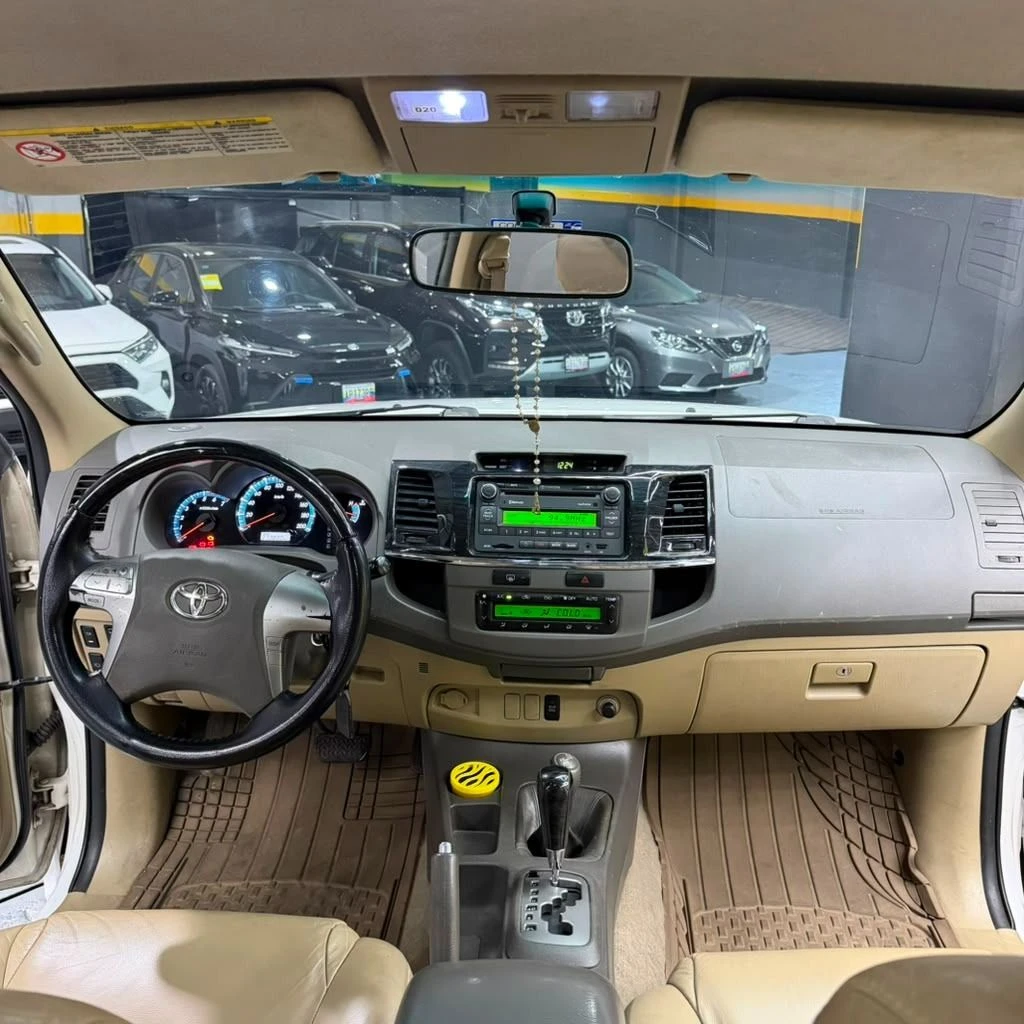 2012 Toyota Fortuner SR — foto 5