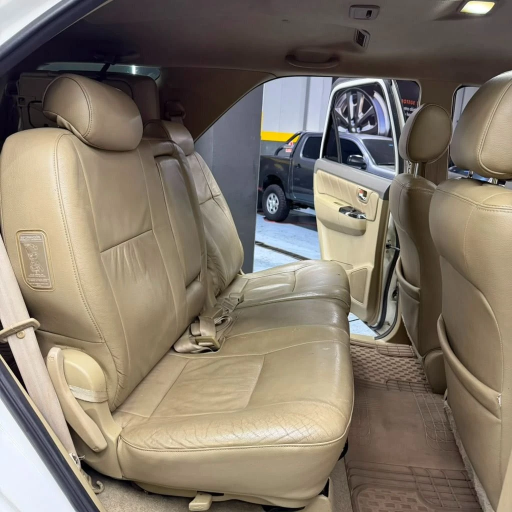 2012 Toyota Fortuner SR — foto 9
