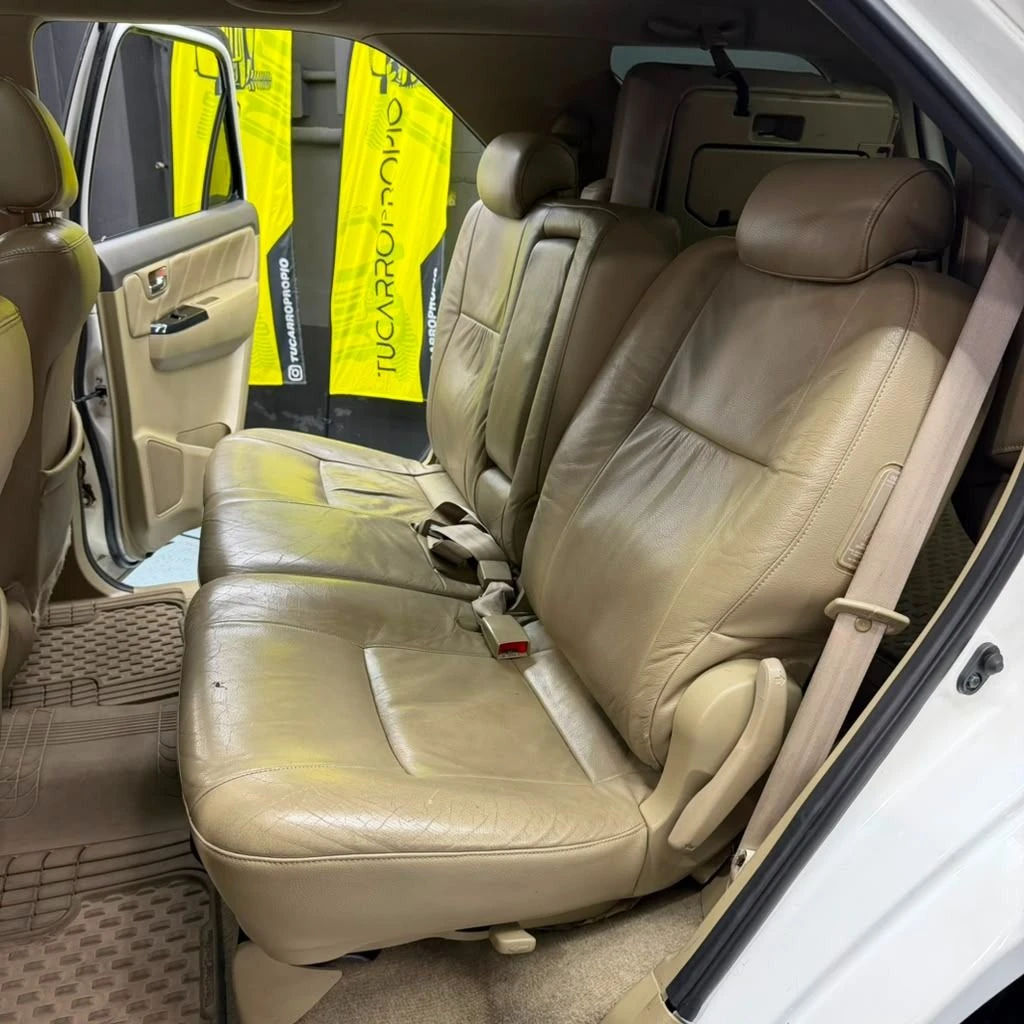2012 Toyota Fortuner SR — foto 8