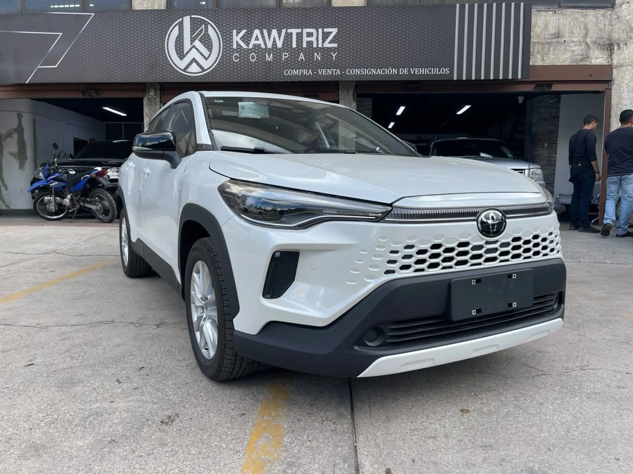 2026 Toyota Corolla Cross Luxury — foto 2
