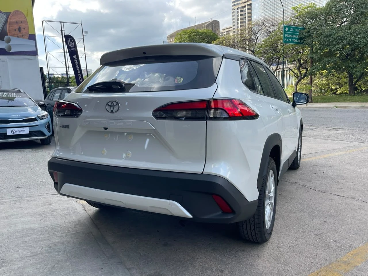2026 Toyota Corolla Cross Luxury — foto 7