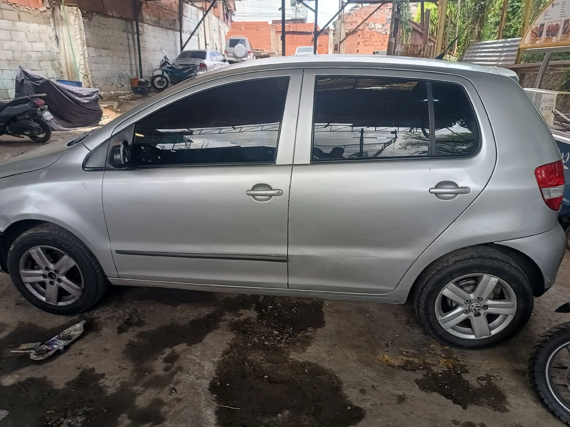 2008 Volkswagen FOX Trendline — foto 2