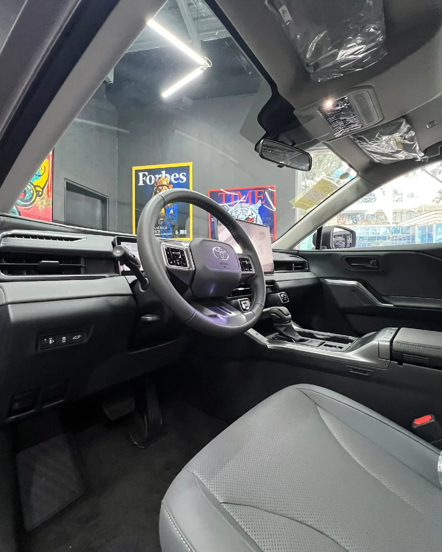 2026 Toyota RAV4 AWD Deluxe — foto 11