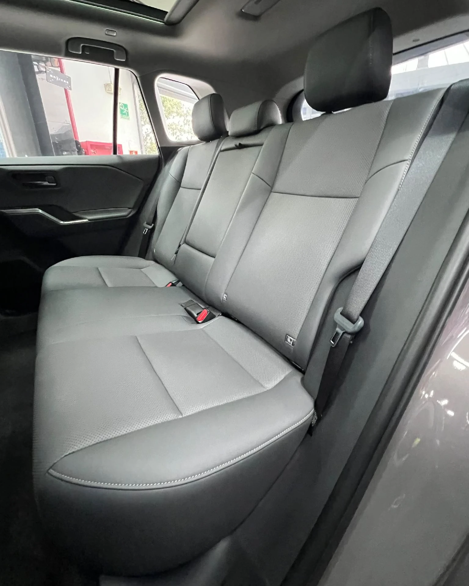 2026 Toyota RAV4 AWD Deluxe — foto 14
