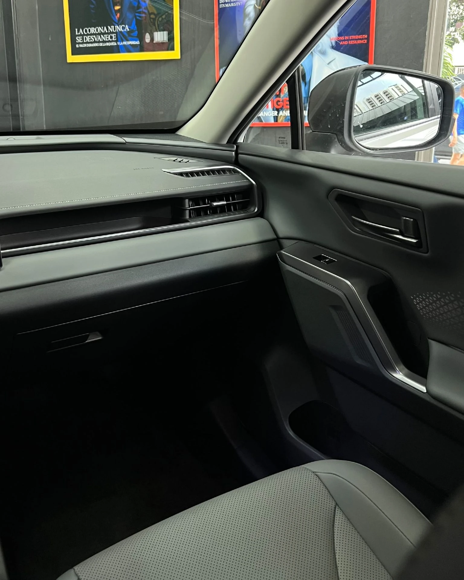 2026 Toyota RAV4 AWD Deluxe — foto 10