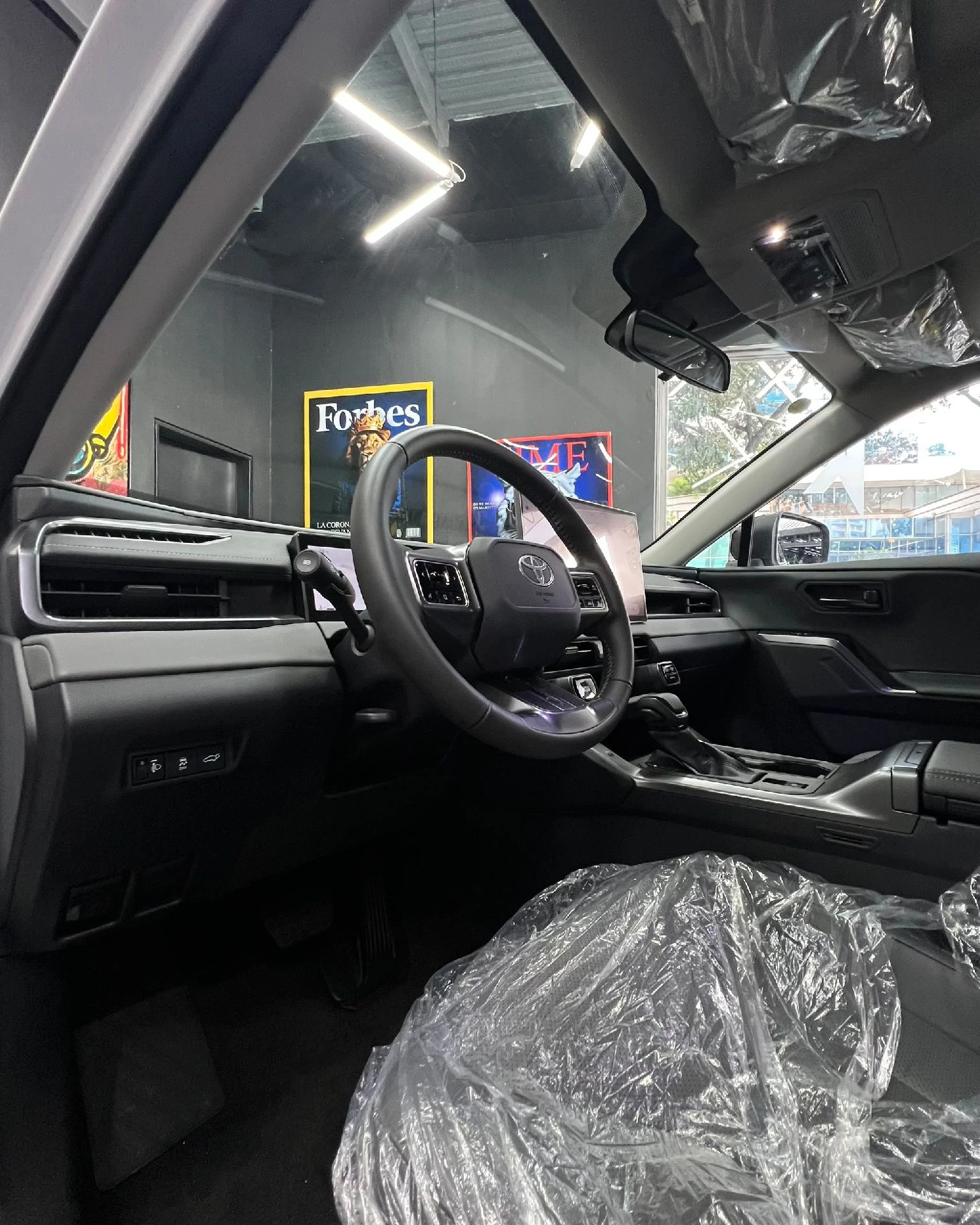 2026 Toyota RAV4 AWD Deluxe — foto 11