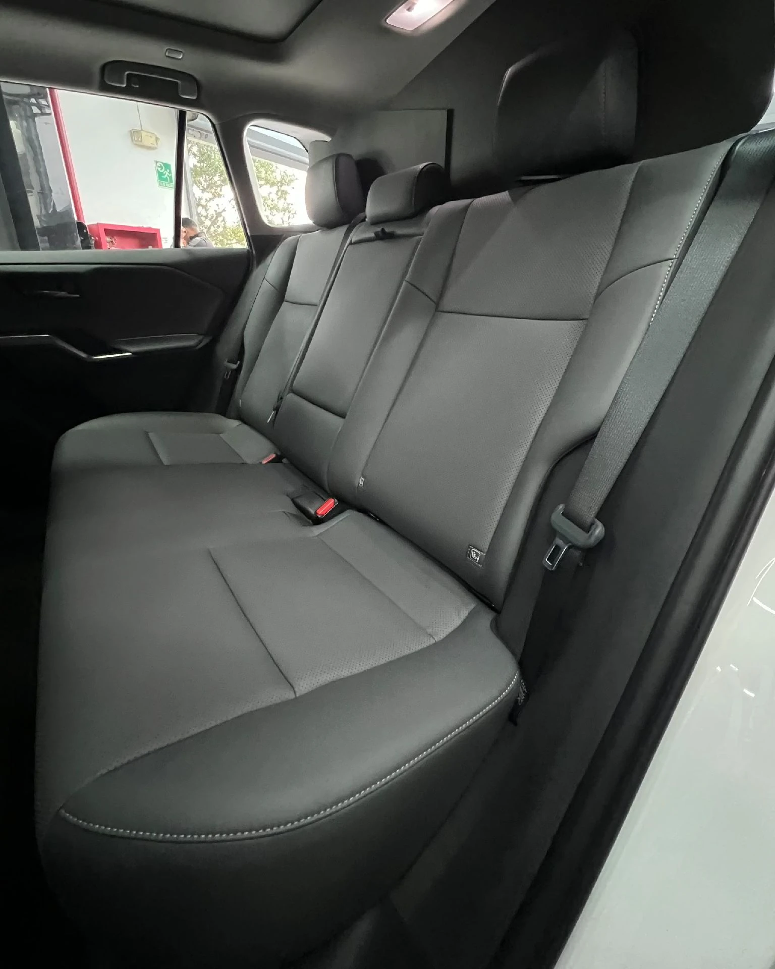2026 Toyota RAV4 AWD Deluxe — foto 14
