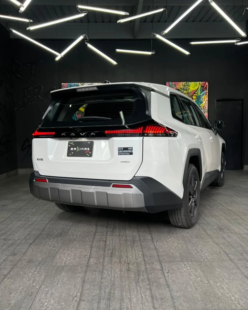 2026 Toyota RAV4 AWD Deluxe — foto 18