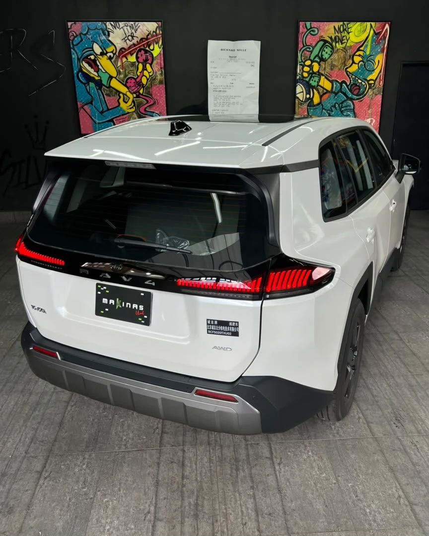 2026 Toyota RAV4 AWD Deluxe — foto 17