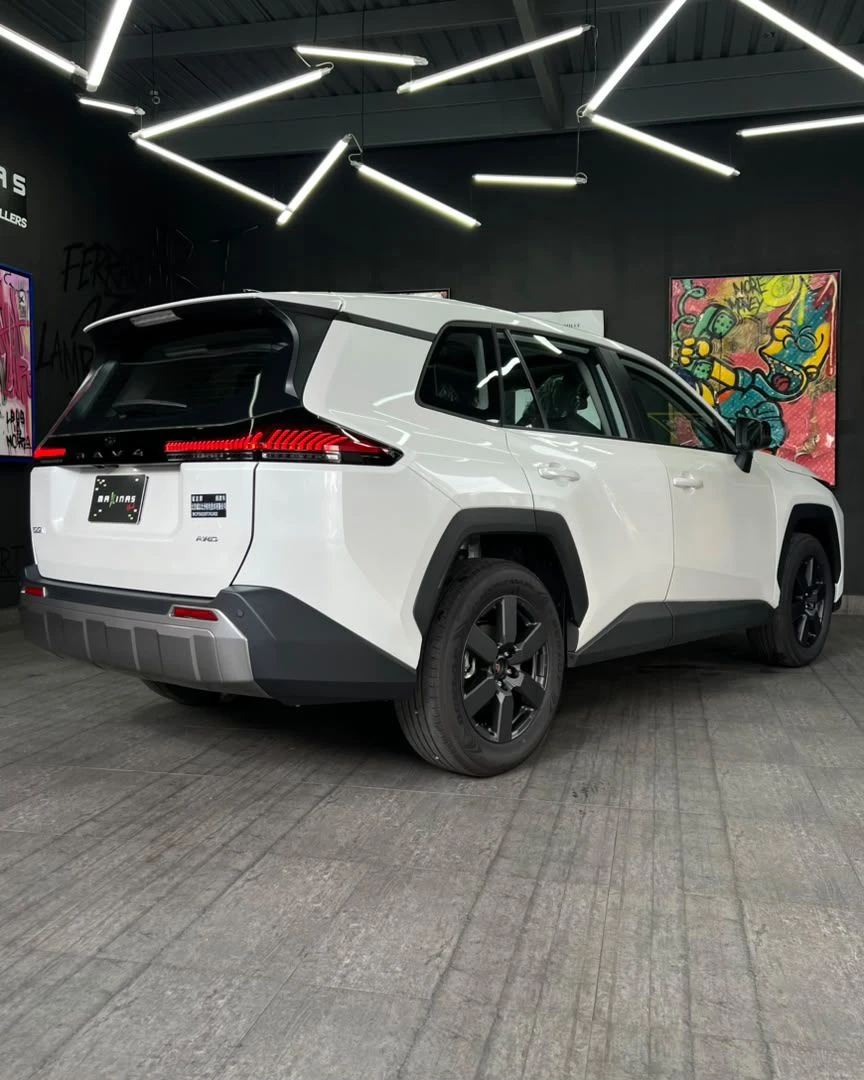 2026 Toyota RAV4 AWD Deluxe — foto 19