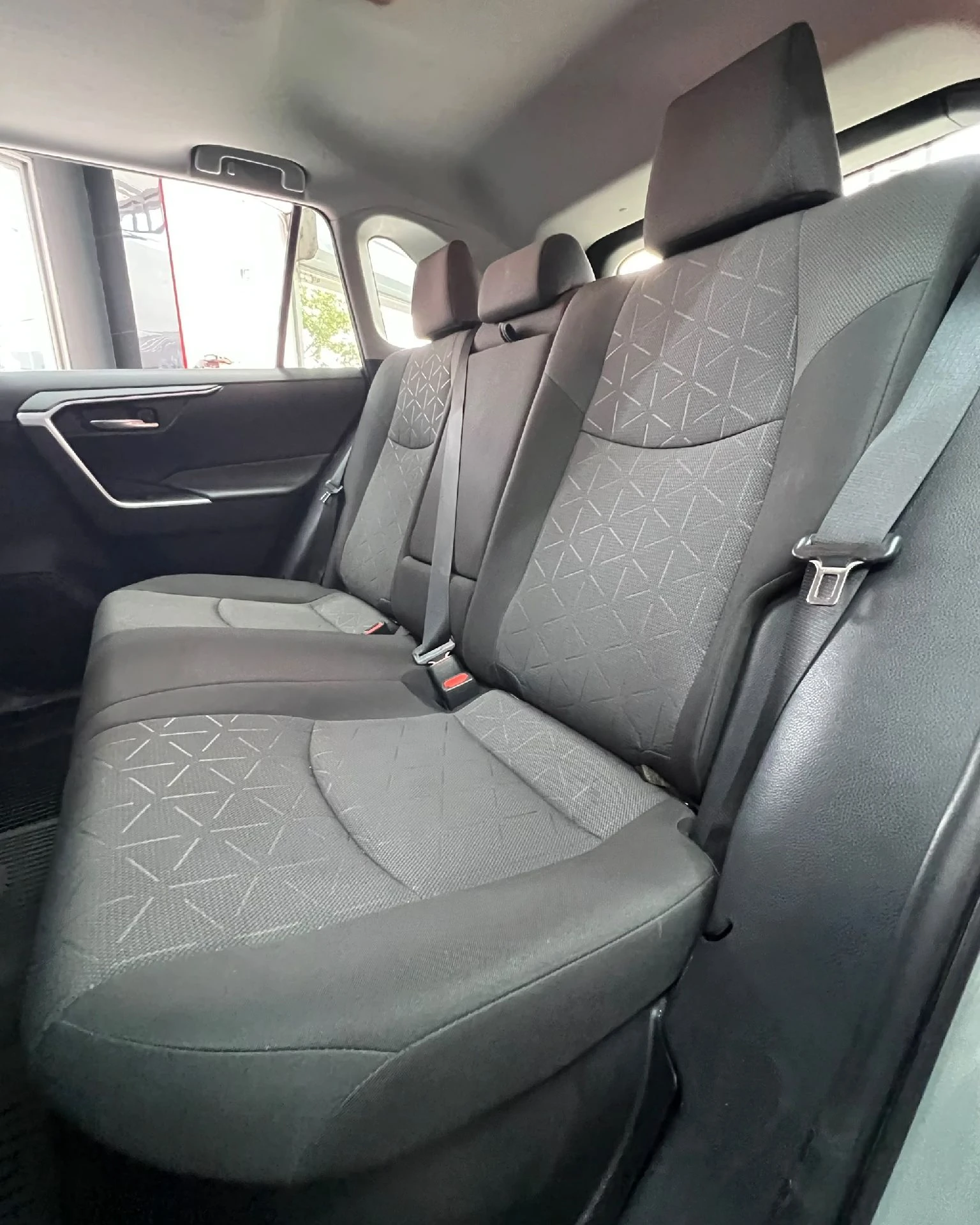2020 Toyota RAV4 Hybrid AWD — foto 11