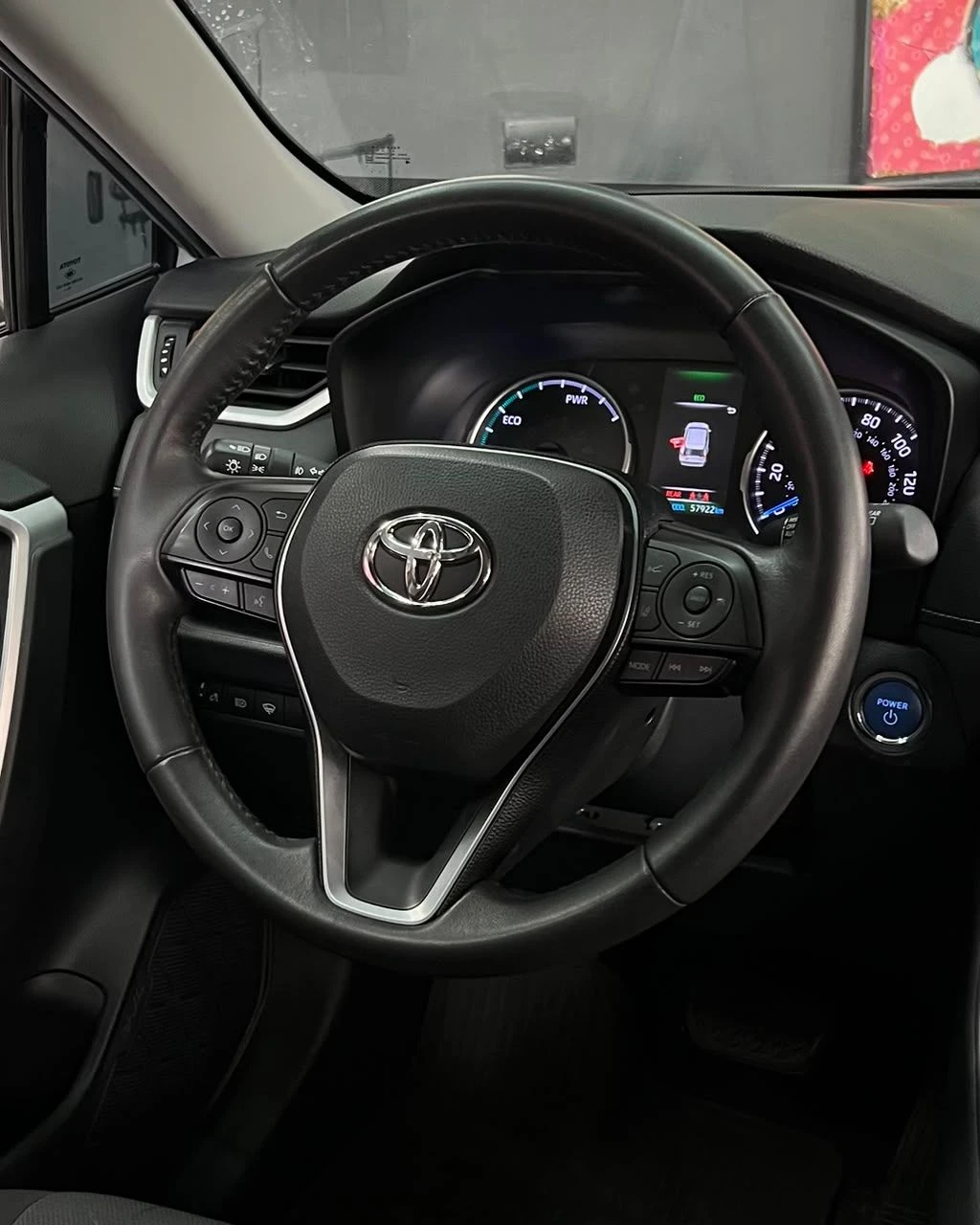 2020 Toyota RAV4 Hybrid AWD — foto 13