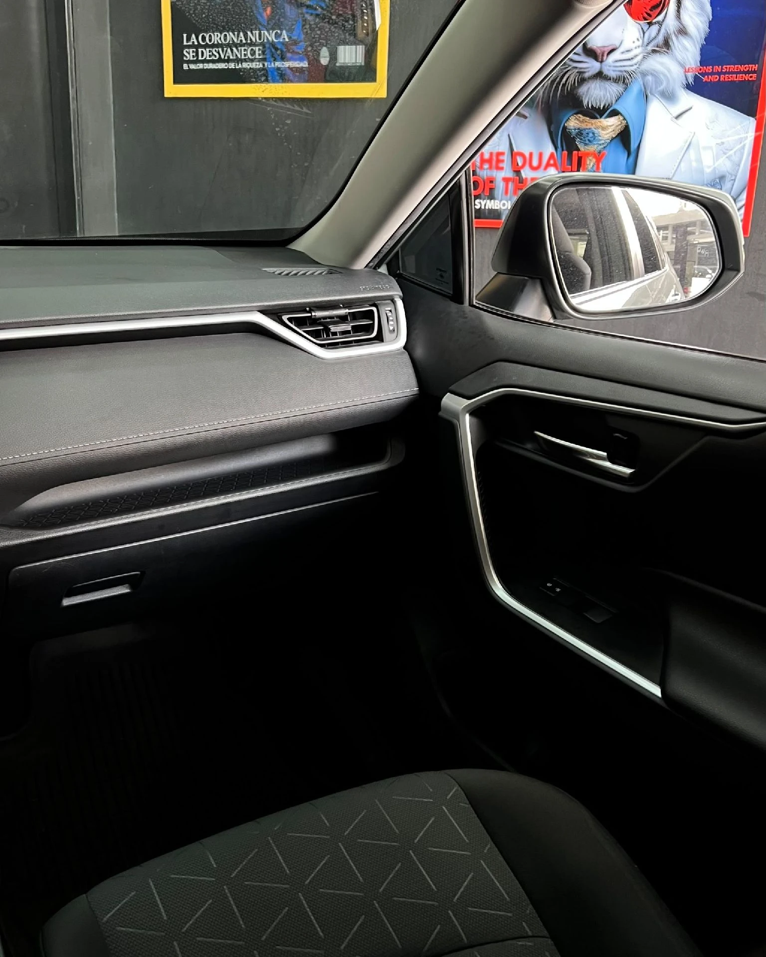 2020 Toyota RAV4 Hybrid AWD — foto 15