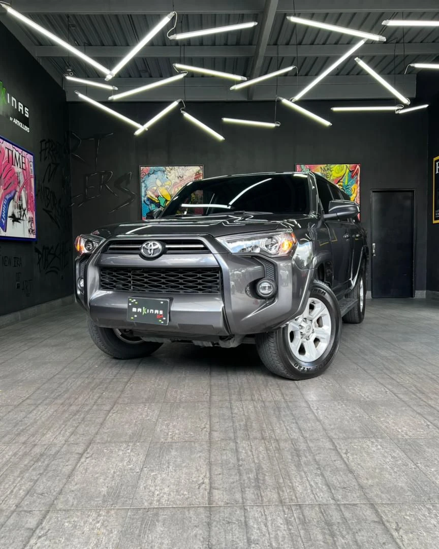 2022 Toyota 4Runner SR5 — foto 2